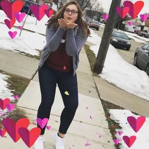 Meet your Posher, Alexis